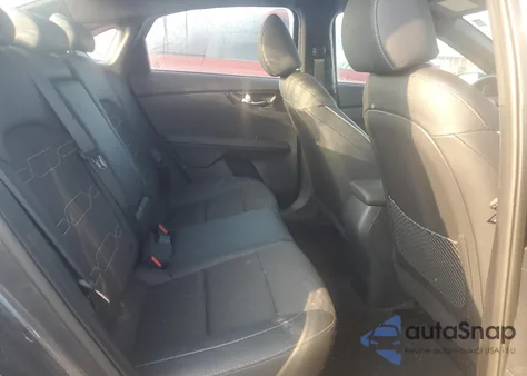 2024 Kia Forte Gt Line z USA, uszkodzony, nr VIN 3KPF54AD7RE821623